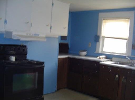 2nd image of 351 Lancaster St