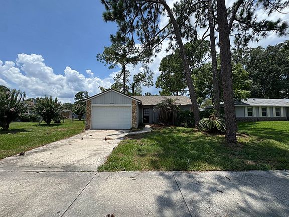 2nd image of 10272 Arrowhead Dr