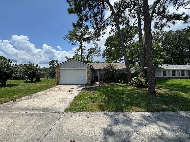 10272 Arrowhead Dr — Photo 2