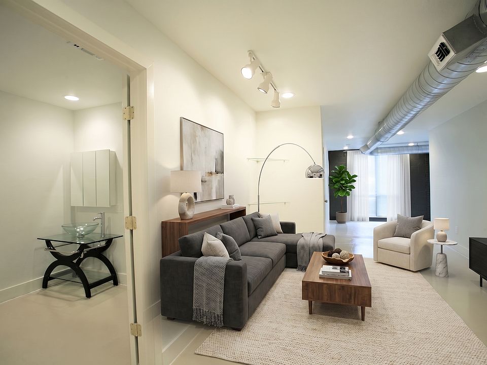 1st image of 710 S Medina St #202