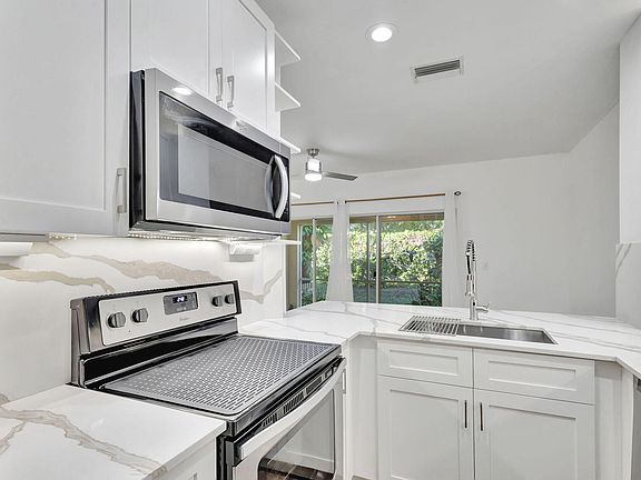 3rd image of 4683 Palmbrooke Circle