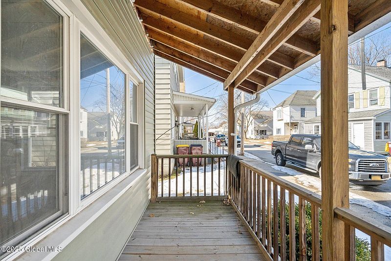 5th image of 17 Burke Avenue