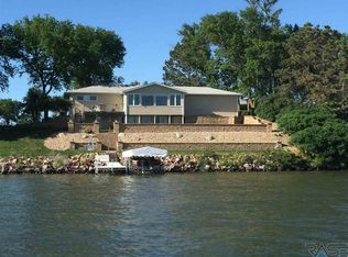 6219 N Lakeside Dr, Madison, SD 57042