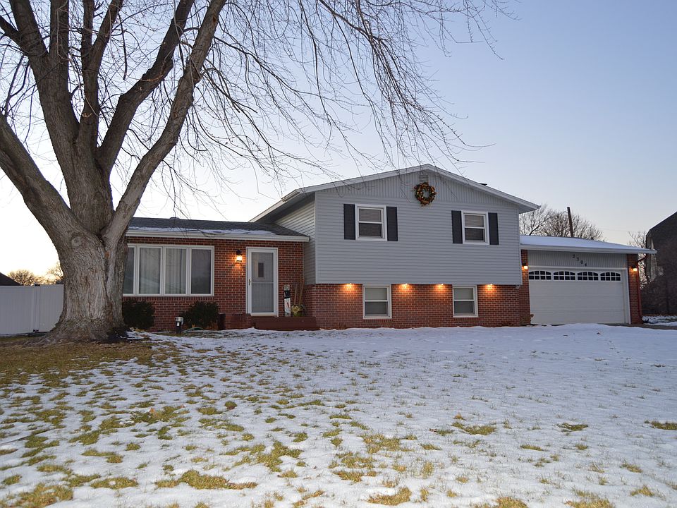 2nd image of 2304 Parkview Dr