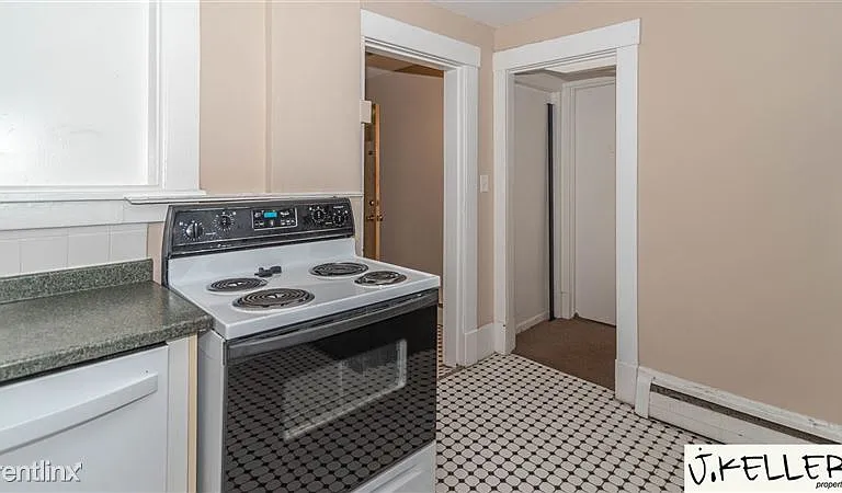 914 Woodlawn Ave — Photo 37
