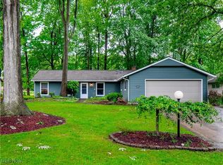 5960 Creekside Ln, North Ridgeville, OH 44039