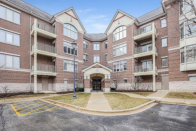 1st image of 445 Village Grn Unit 306