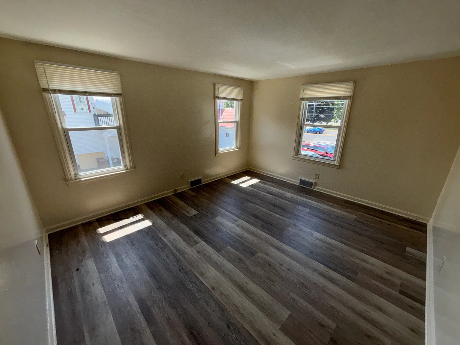 2 bed, 900 sqft, $1,850 — Photo 2