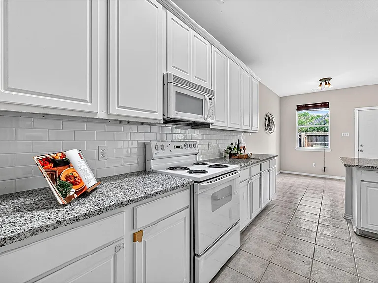 16855 Carrollton Creek Ln — Photo 10