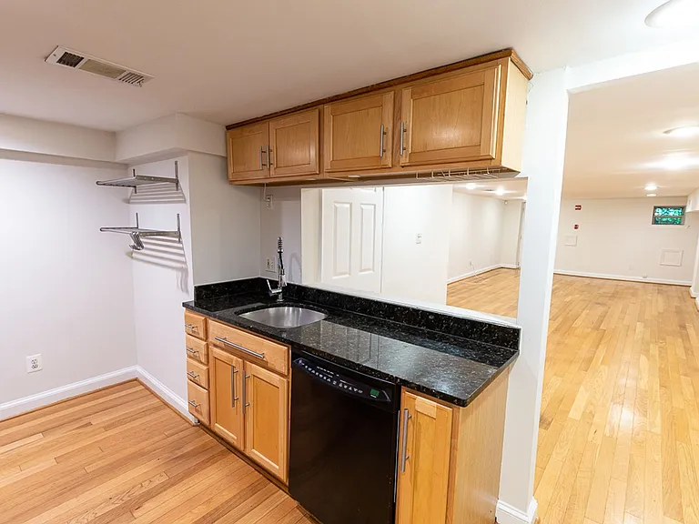 1350 Kenyon St NW — Photo 9