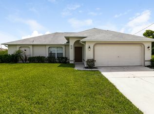 800 SW 8th Pl, Cape Coral, FL 33991