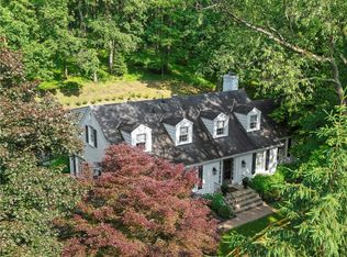 306 Wildberry Rd, Pittsburgh, PA 15238