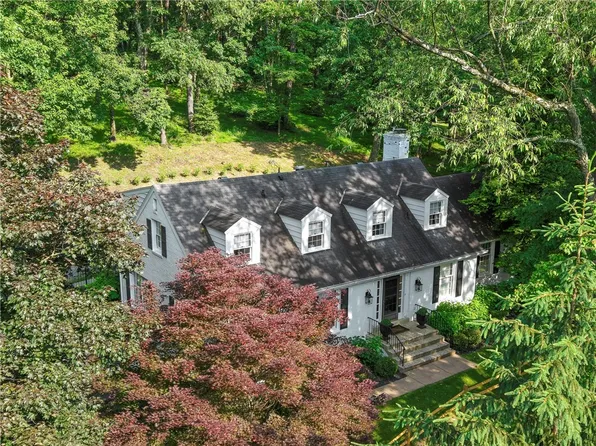 306 Wildberry Rd, Pittsburgh, PA 15238