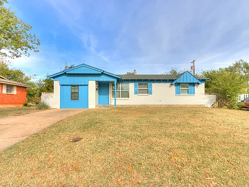 1313 Pinewood Ct Photo 1