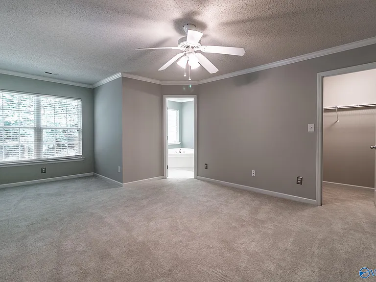 124 Wittington Ln — Photo 20