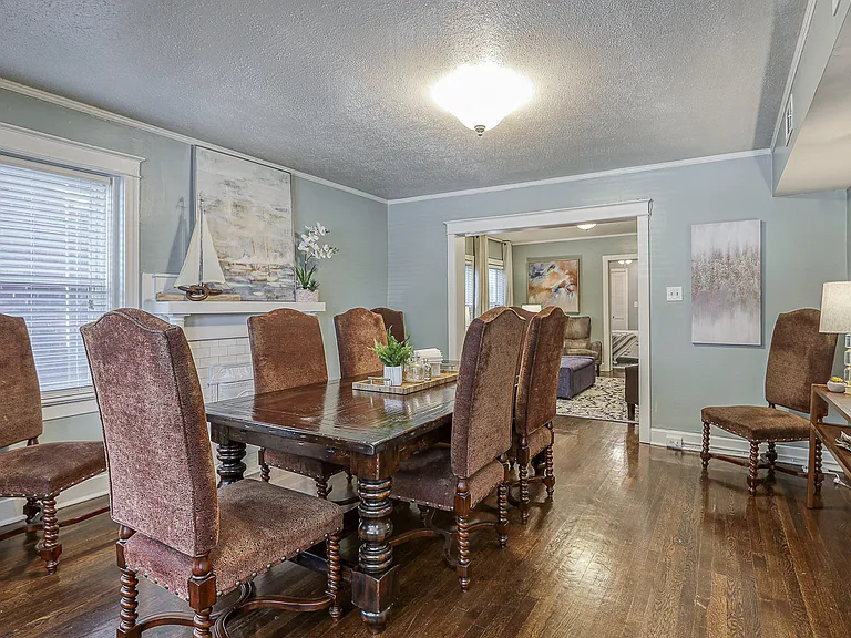 3400 & 3402 Gillham Rd — Photo 3