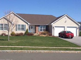 89 Harvest Ln, Manchester, CT 06040