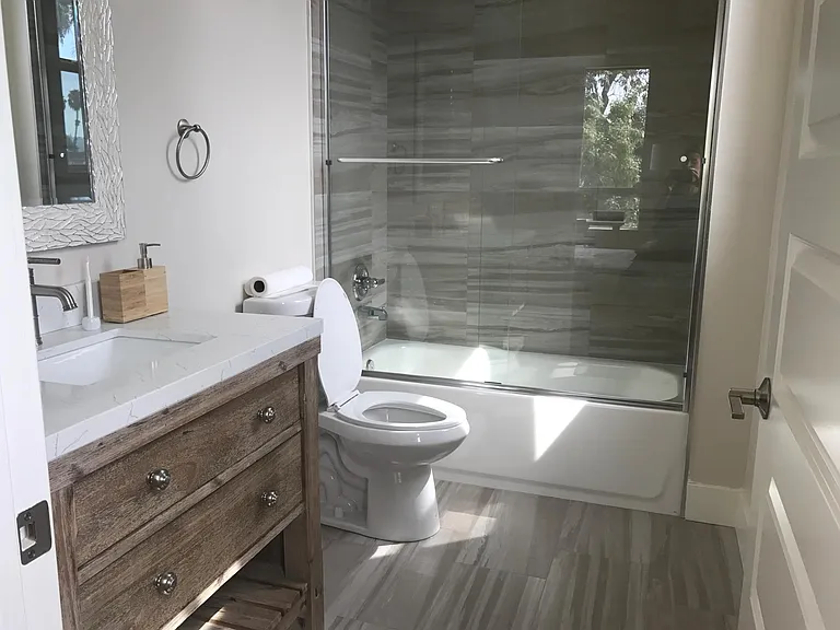 10937 Hesby St — Photo 25