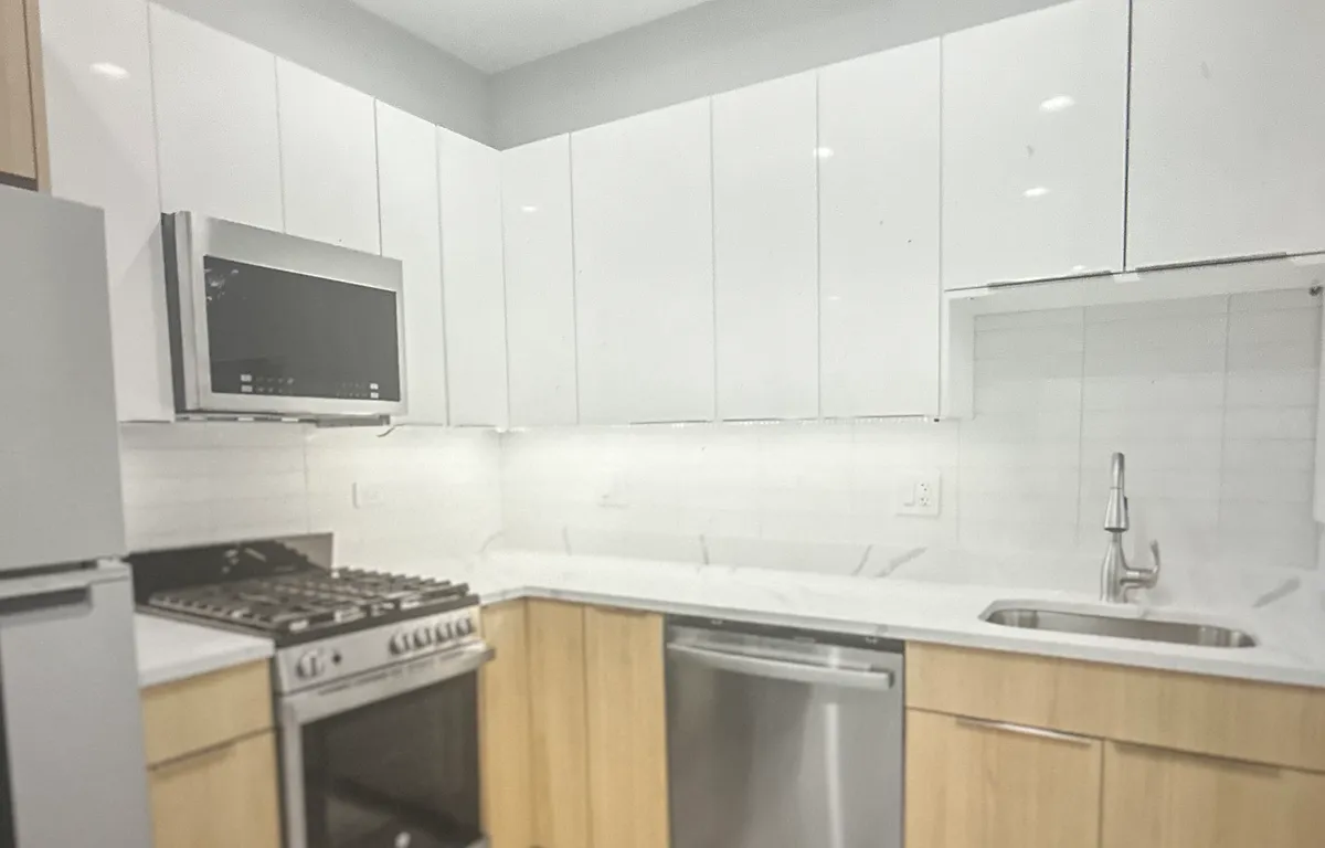 Building Photo - 1239 W Morse Ave #2