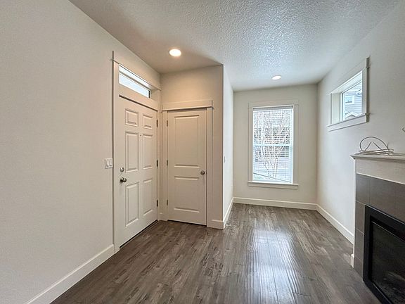 4th image of 4946-4994 SW Marissa Ter #4978