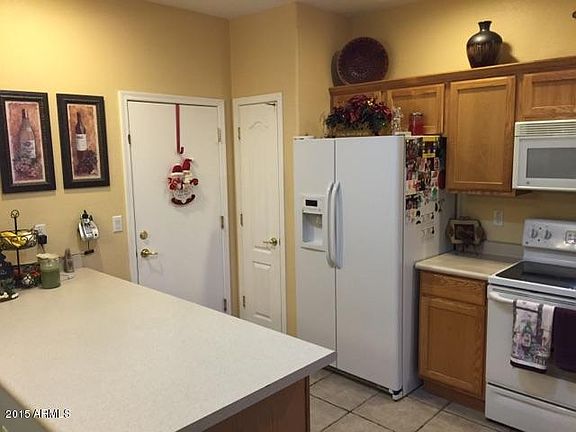 3rd image of 974 E Cherry Hills Dr