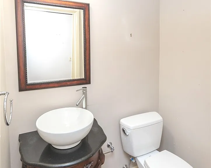 23721 Greenlawn Ave — Photo 17
