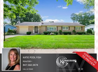 809 Royal Ln, Dundee, IL 60118