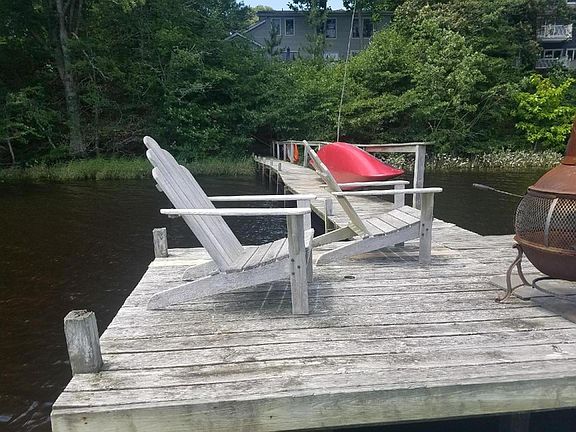 Beautiful dock on the Patcong Creek!