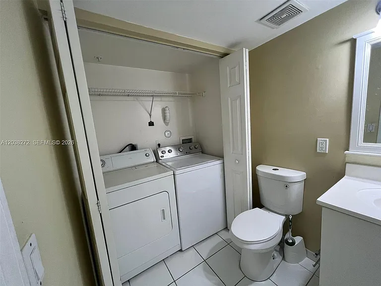 2961 NE 185th St #1601 — Photo 10