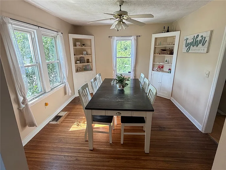 1060 Pixley Rd — Photo 8