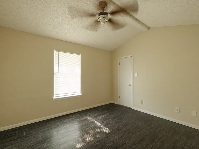 3874 Georgetown Dr — Photo 6