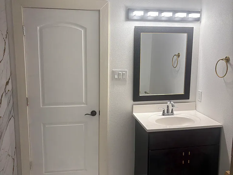 1820 N Macgregor Way — Photo 20