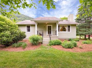 91 Town Branch Rd, Barnardsville, NC 28709