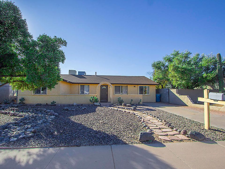 1st image of 3211 E Friess Dr