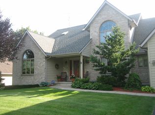 1235 Dublin Ct, Woodstock, IL 60098