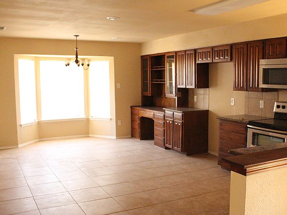 4th image of 3401 Meadow Wood Ct