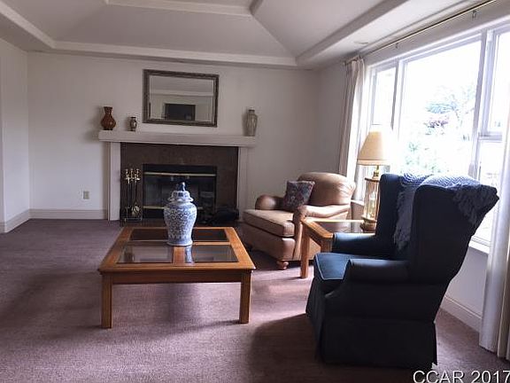 2nd image of 424 Live Oak Dr