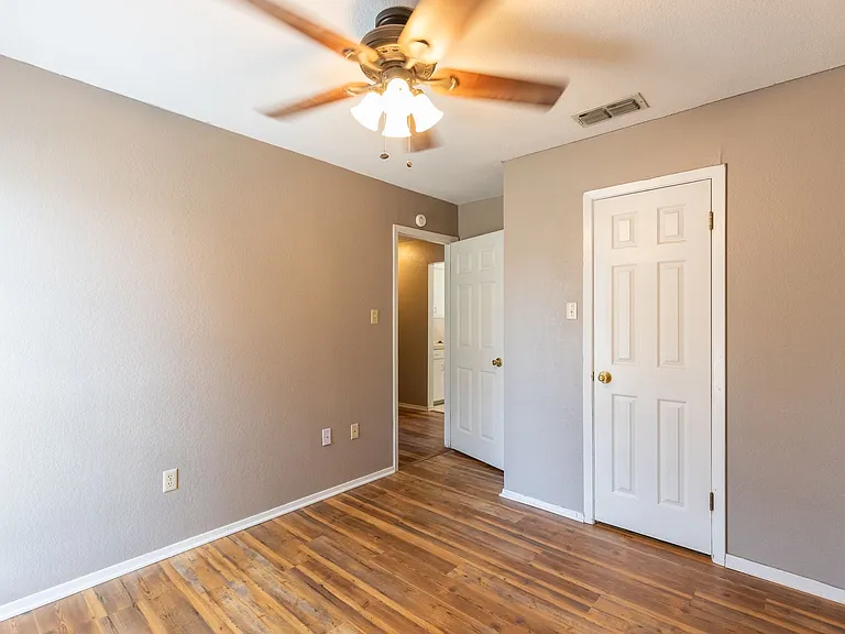 3902 Karen Dr — Photo 16