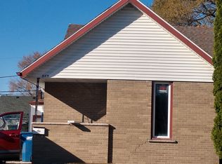 447 Country Club Dr, Kankakee, IL
