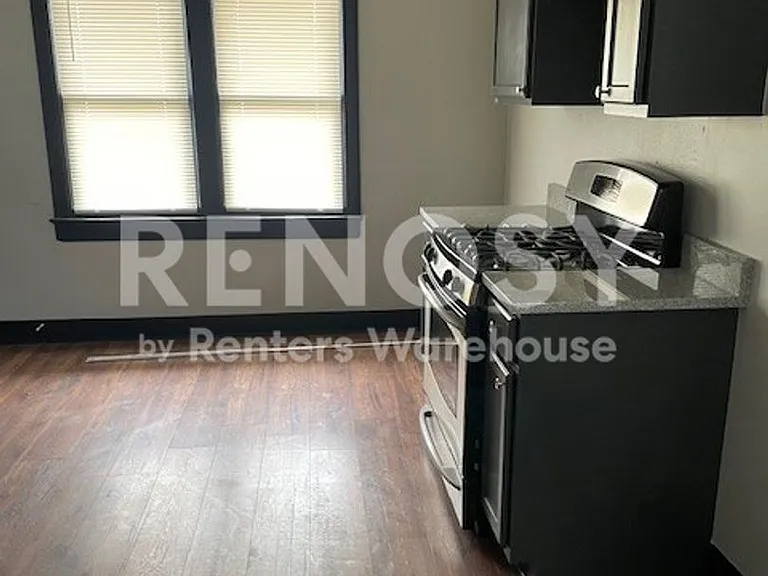 576 S Oxford Ave — Photo 7