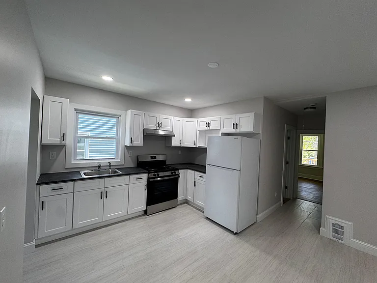 396 Chestnut St #2 — Photo 1