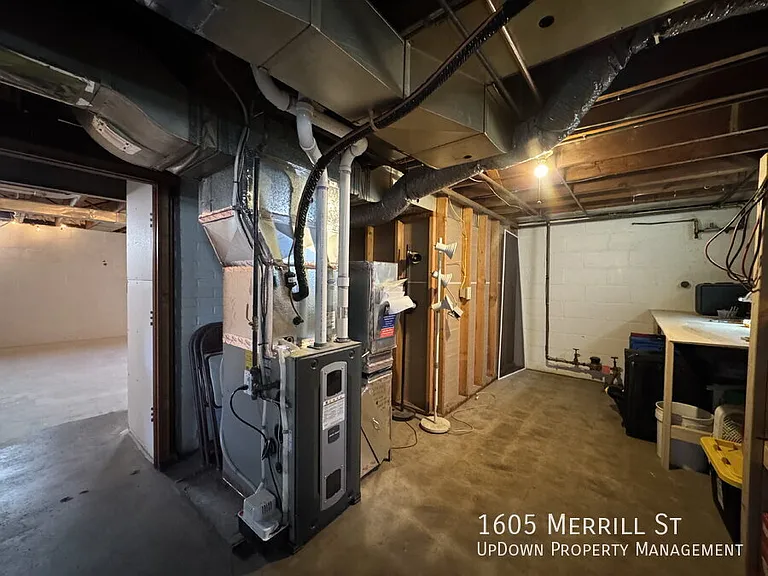 1605 Merrill St — Photo 26