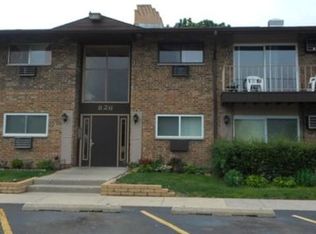 826 E Old Willow Rd APT 101, Prospect Heights, IL 60070