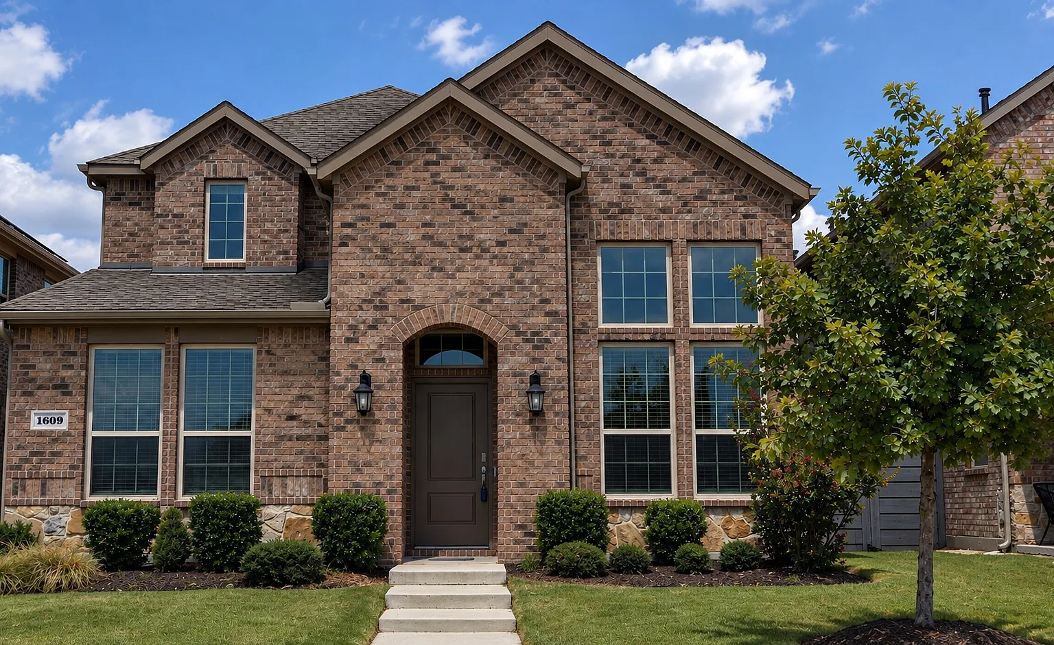 4 bed, 2.5 bath, 2393 sqft, $2,850 — Photo 1