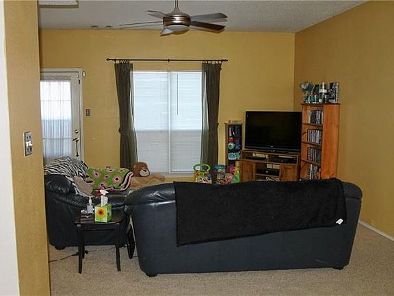 3rd image of 2310 Richfield Dr