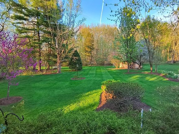 5th image of 1329 Meadow Ln