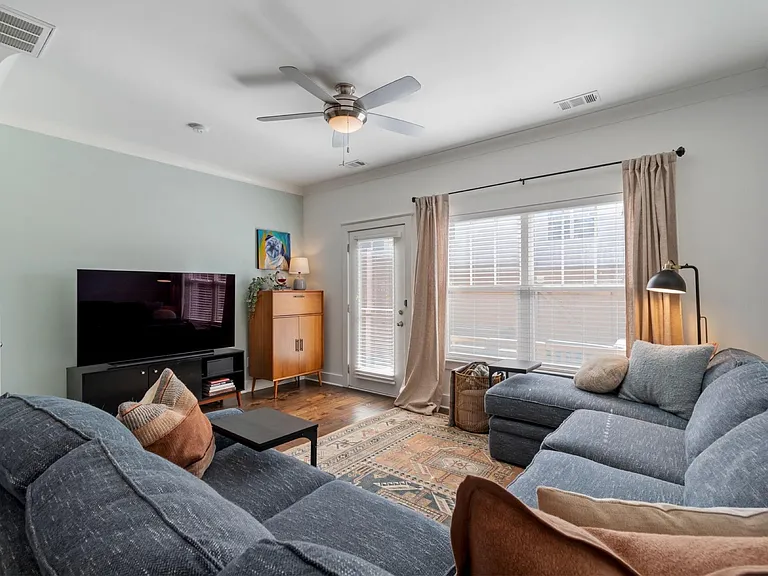 316 W Mill Dr — Photo 9