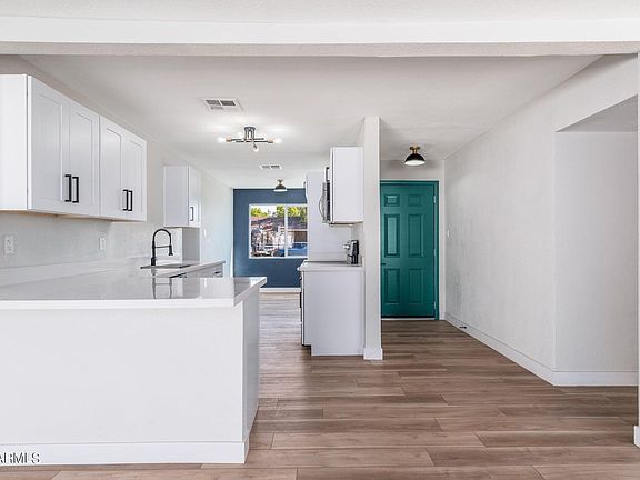 5th image of 3736 W SAN JUAN Avenue