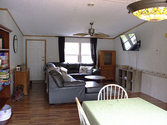 4th image of 2864 Scrubgrass Rd