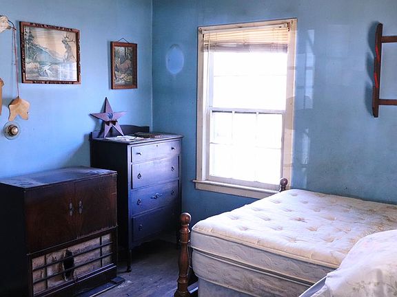 4th image of 118 Lyons Cir